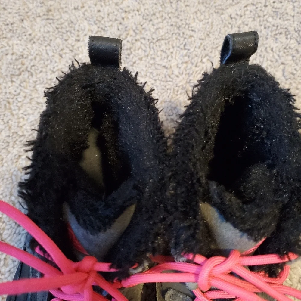 Kids Black and Pink Nike Sneaker Snow Boot Style Shoes Size 6.5Y